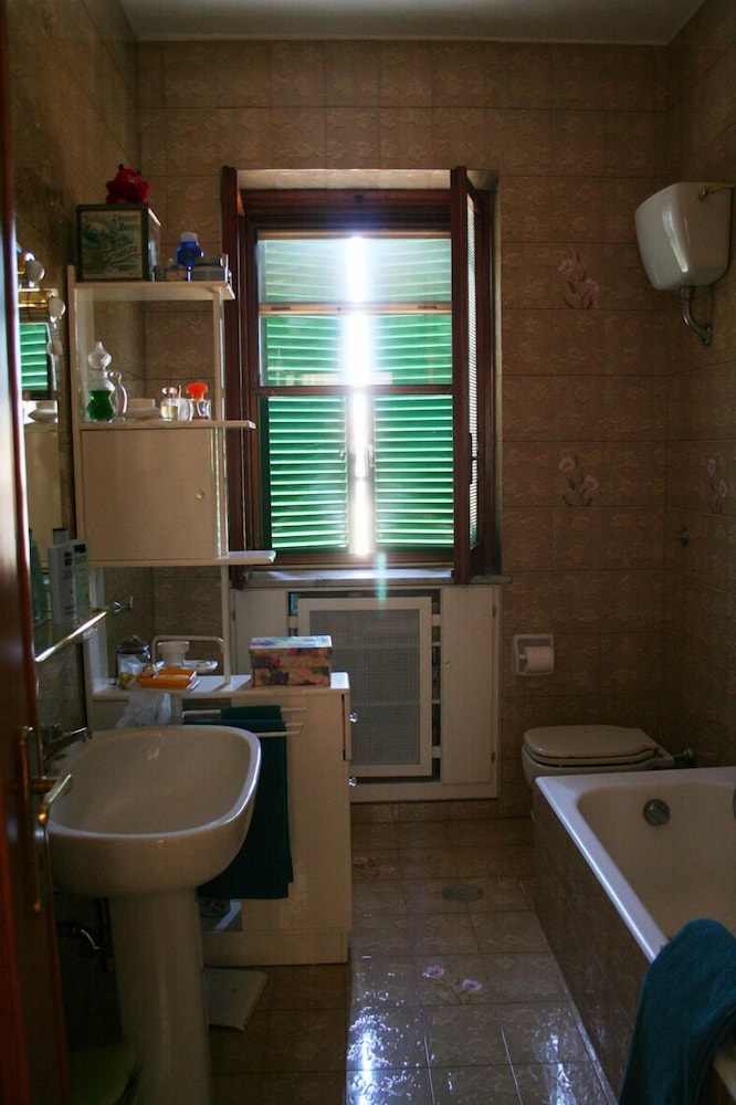 Triple Room, Shared Bathroom photo 2
