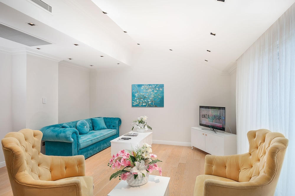 Duplex, 3 Bedrooms photo 2