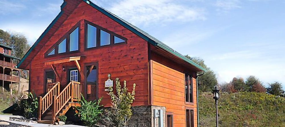Premier Cabin, 2 Bedrooms, Hot Tub, Valley View (Sleeps up to 8) photo 3