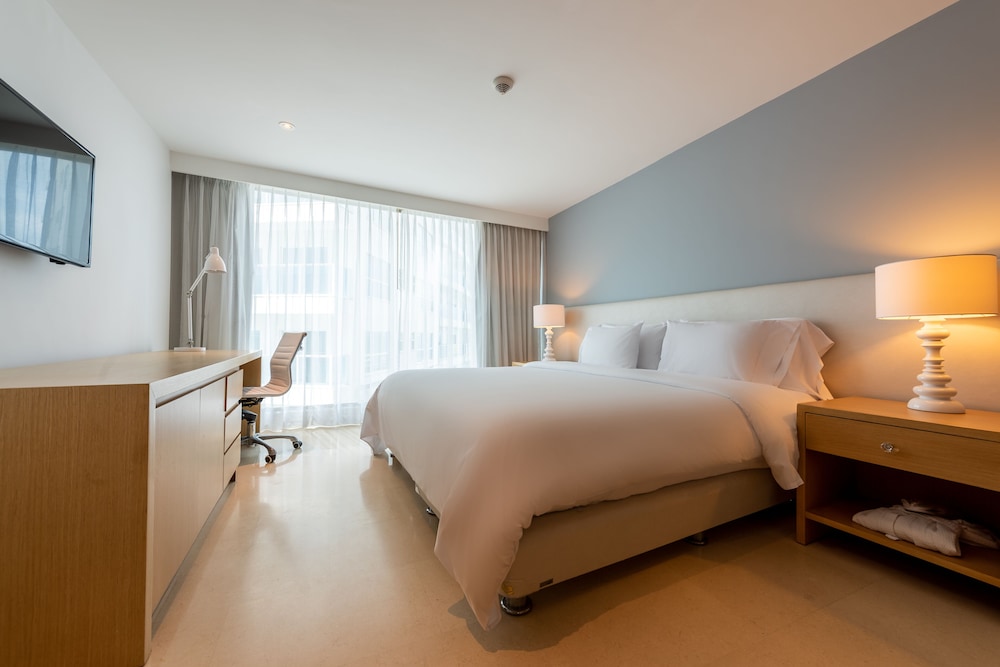 Studio Suite, 1 King Bed with Sofa bed, Non Smoking photo 2