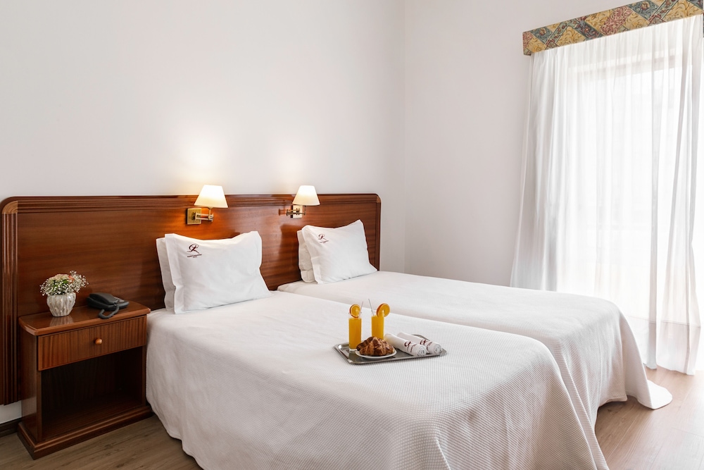 Double or Twin Room - Photo 10