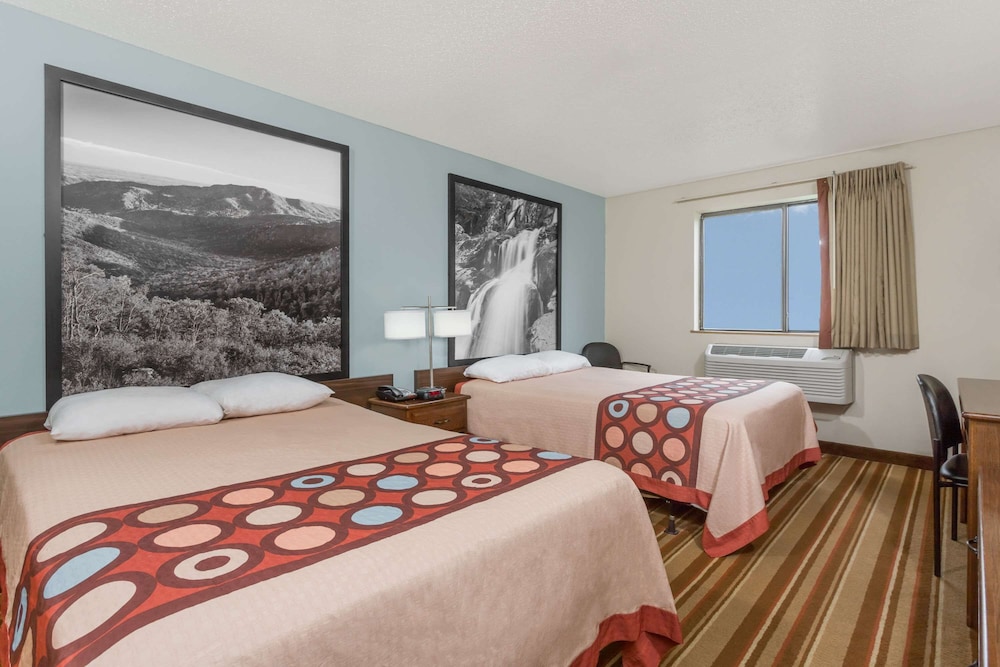 Studio Suite, 2 Queen Beds, Non Smoking - Photo 2