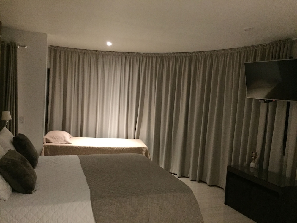 Luxury Suite, Bathtub photo 2