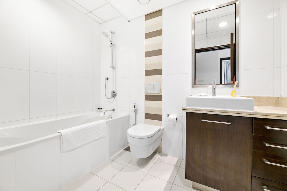 City Apartment (Blvd Central T1 308) photo 3