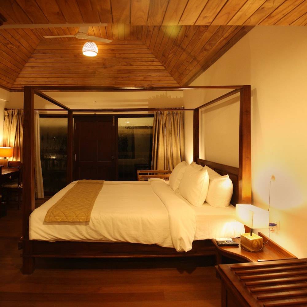 Deluxe Double Room, 1 Queen Bed, Accessible, Lake View photo 2