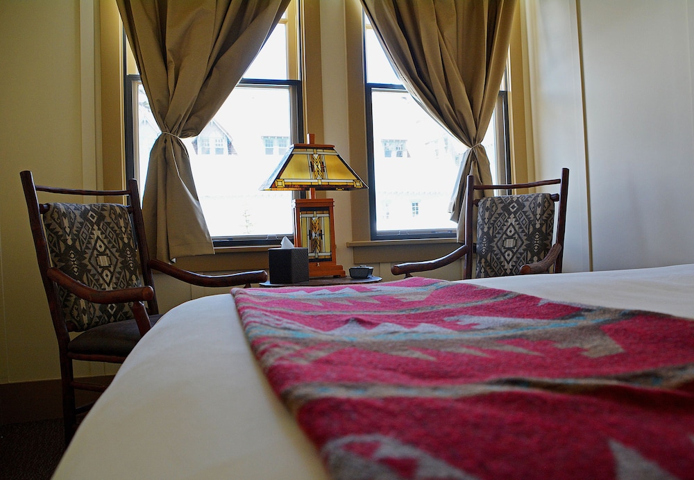 Deluxe Double Room, 1 Queen Bed, Bathtub photo 2