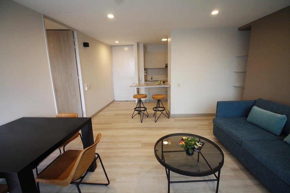 Deluxe Room, 1 Queen Bed (Junior Estelar Queen Apartment) - Photo 3