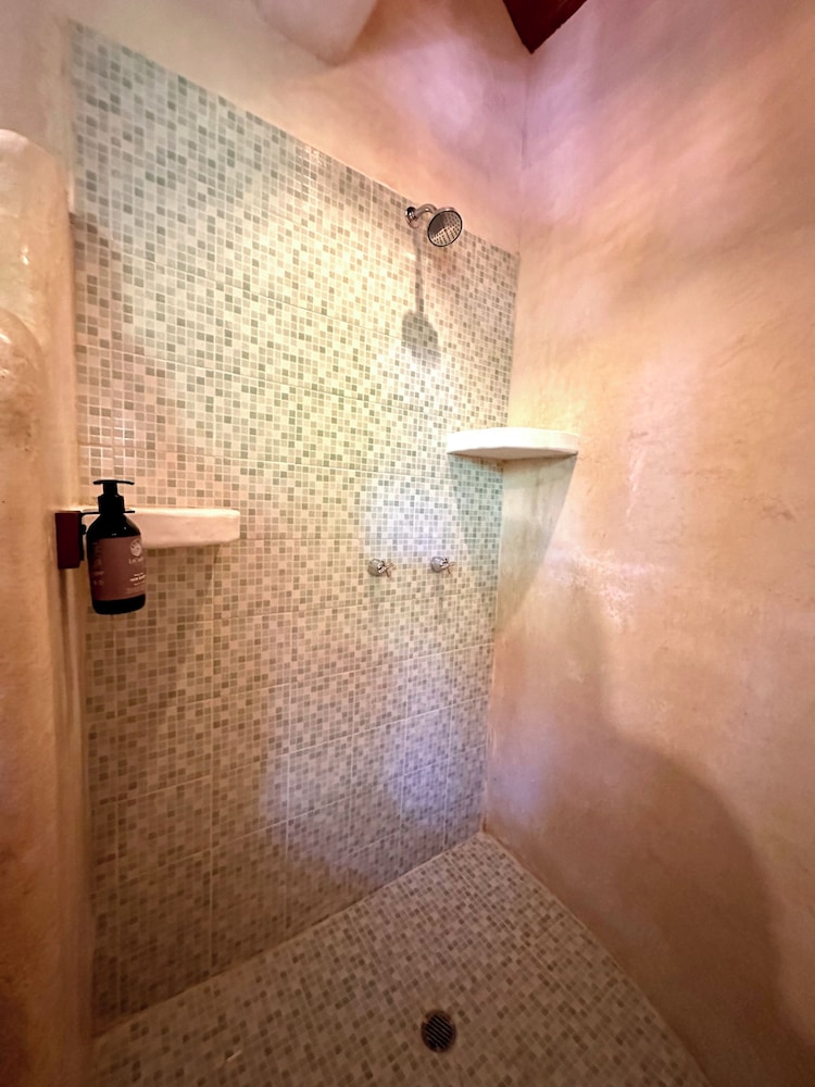 Standard Room - Photo 13