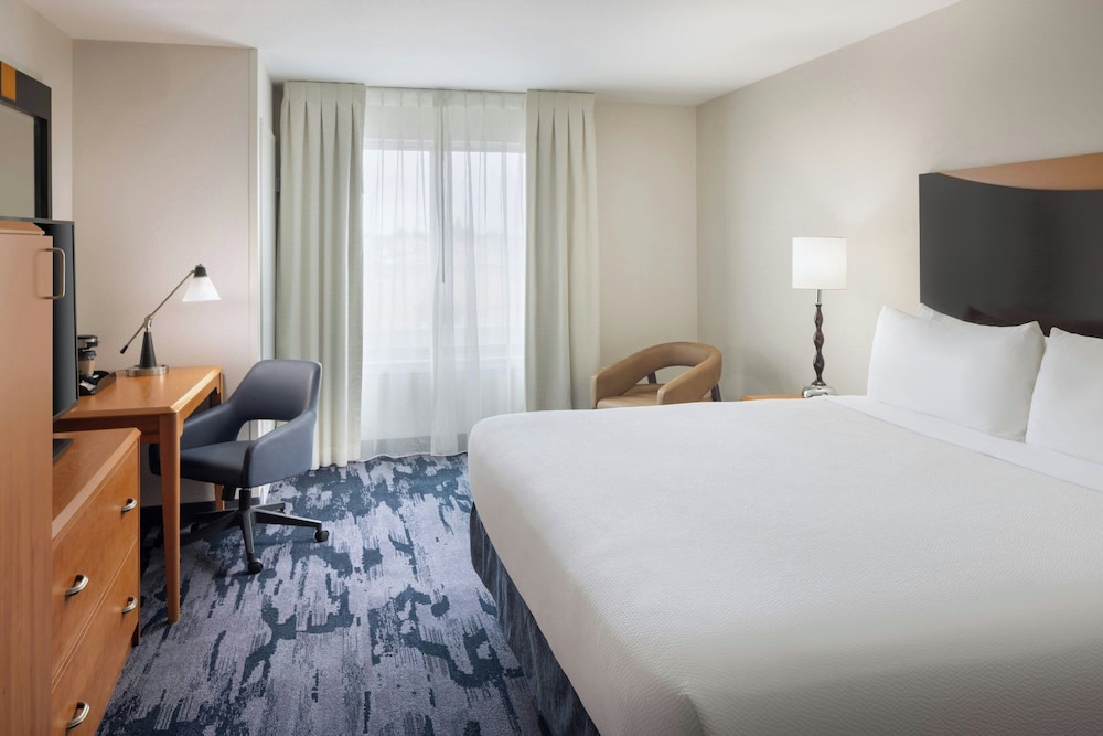 Room, 1 King Bed (Hearing Accessible)