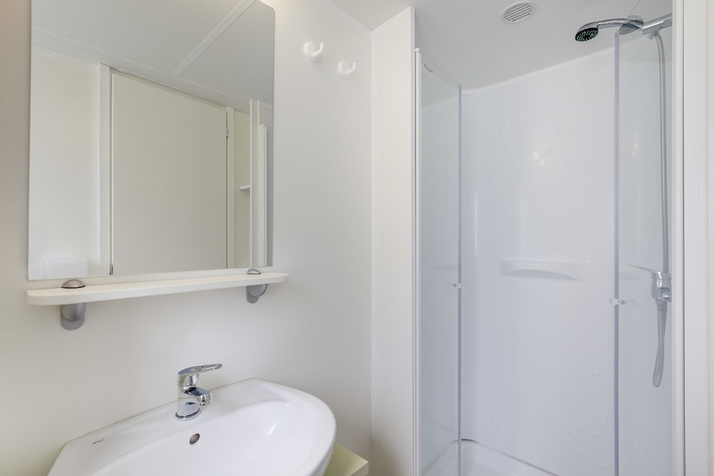 Deluxe Mobile Home, 1 Queen Bed with Sofa bed, Kitchenette photo 3