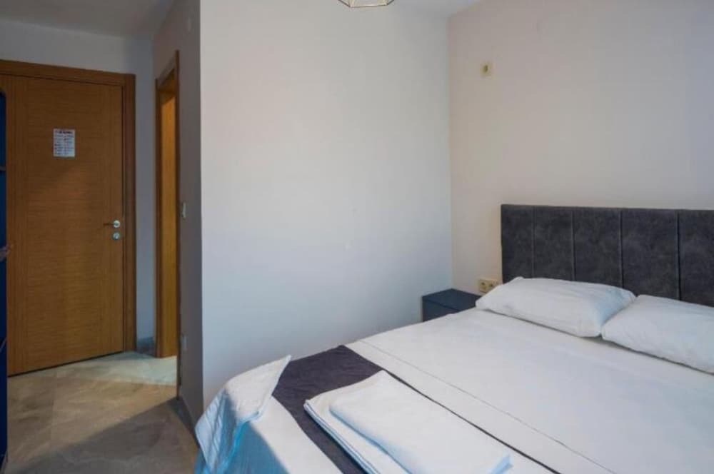 Balkonlu Serenity Suite photo 1