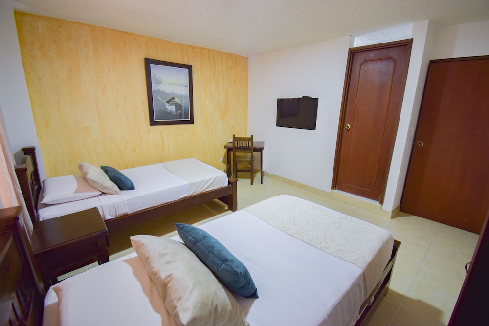 Standard Twin Room photo 2