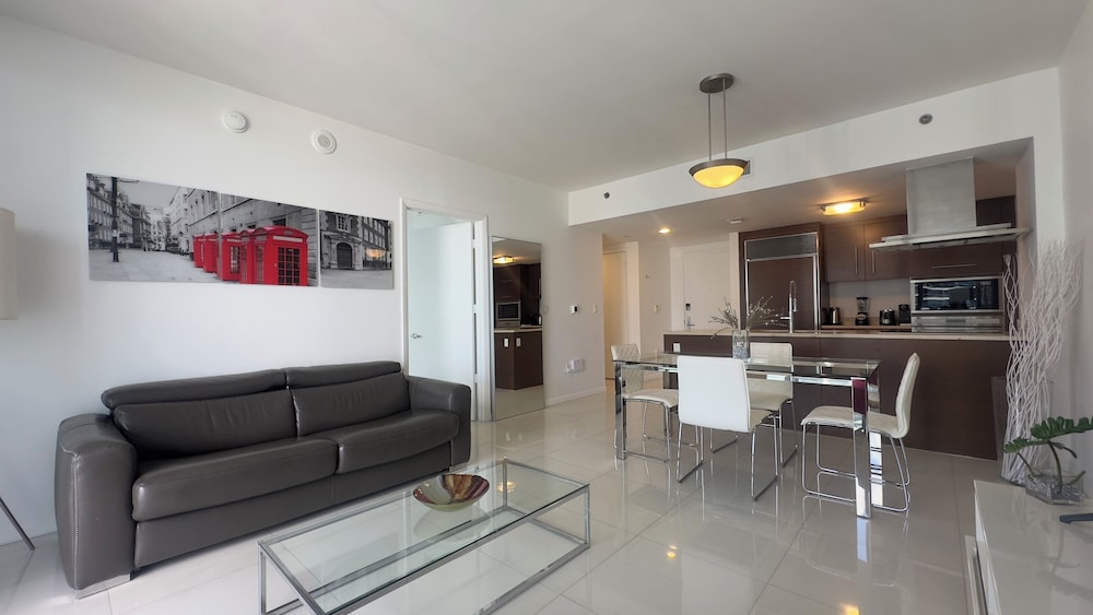 Boutique Apart, 1 King & Sofa Bed, Sauna, River/City Views, Balcony4403