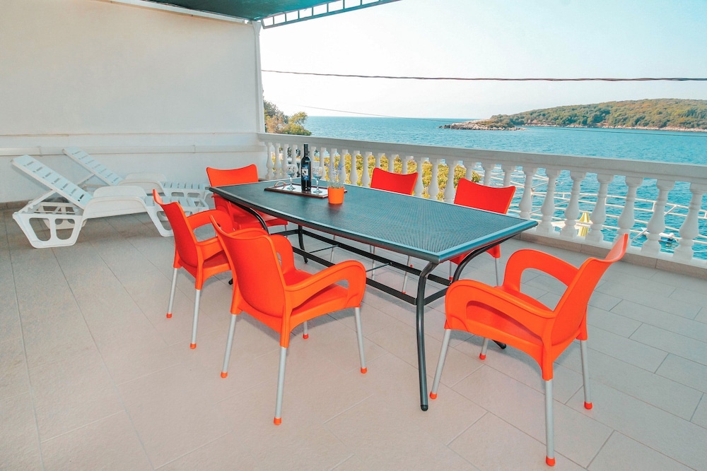 Apartment (Two Bedroom Apartment with Terrace an) photo 1