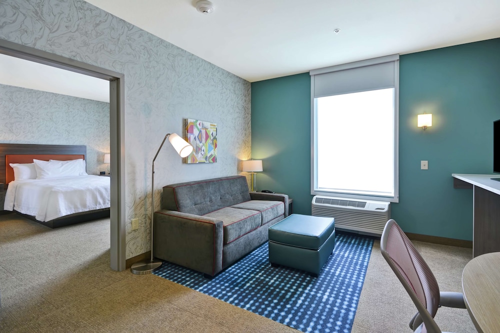 Suite, 1 Queen Bed, Accessible, Bathtub (Mobility & Hearing) photo 2