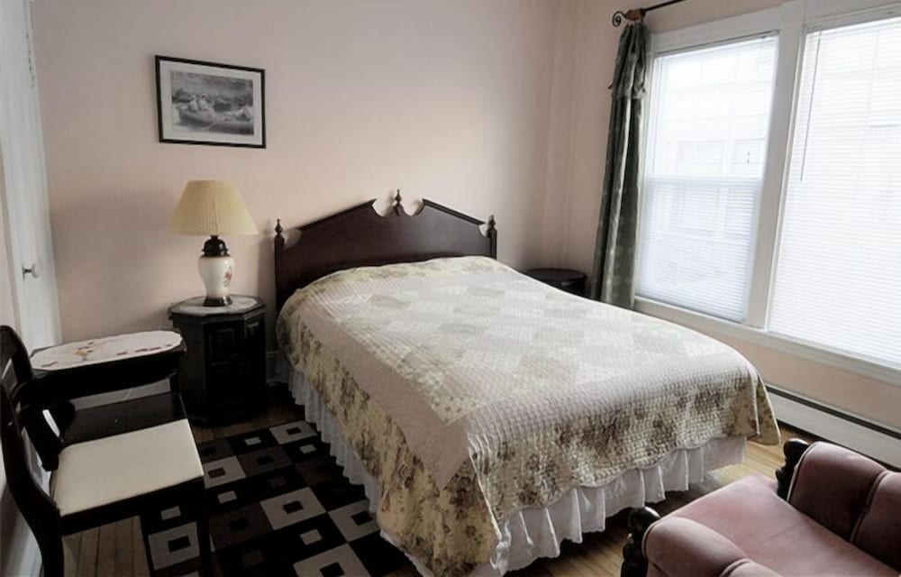 Senior Suite, 1 Queen Bed, Private Bathroom photo 1