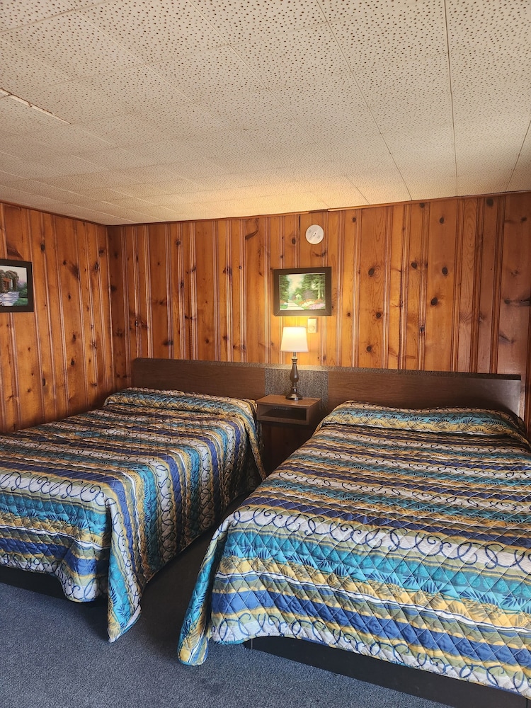 Basic Room, 2 Double Beds photo 1