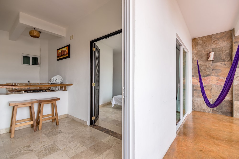 Junior Suite, 1 King Bed, Accessible, Kitchenette photo 3