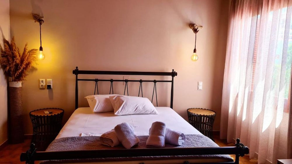 Economy Double Room (Economy Room 11)