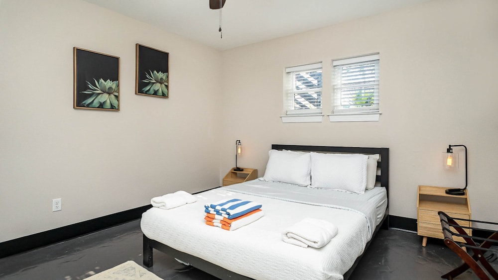 Apartment photo 2