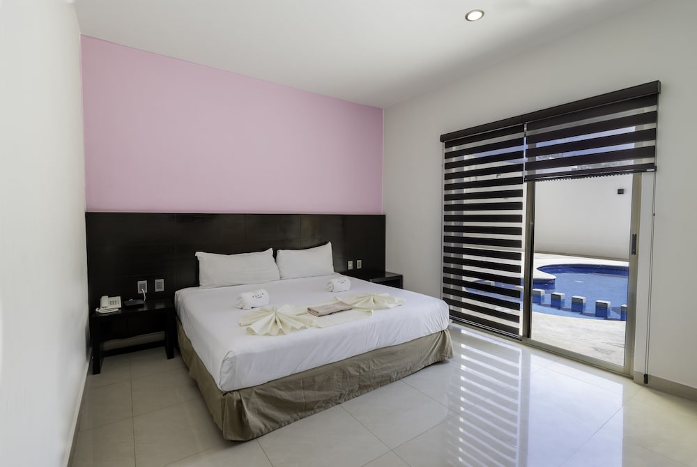Deluxe Room - Photo 6