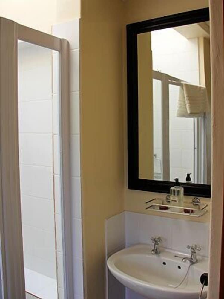 Lake View Apartment Unit 4 photo 2