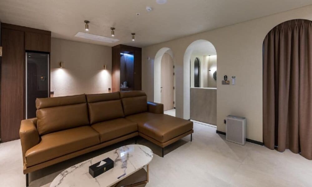 Royal Suite - Photo 7