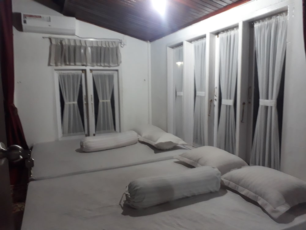 Twin Room - Photo 7