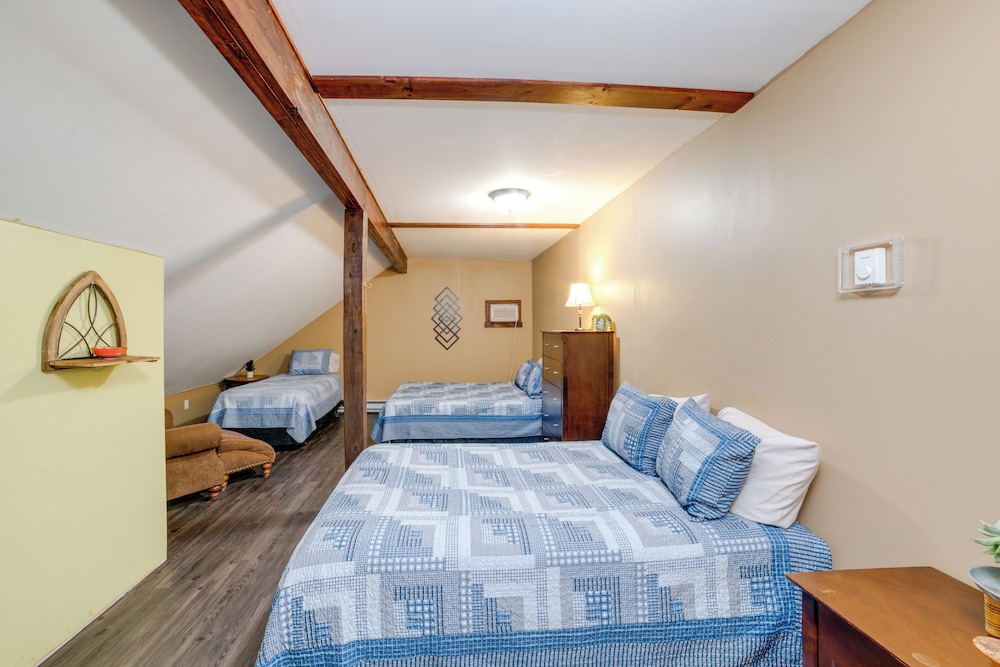 House (Multiple Bedrooms) photo 2