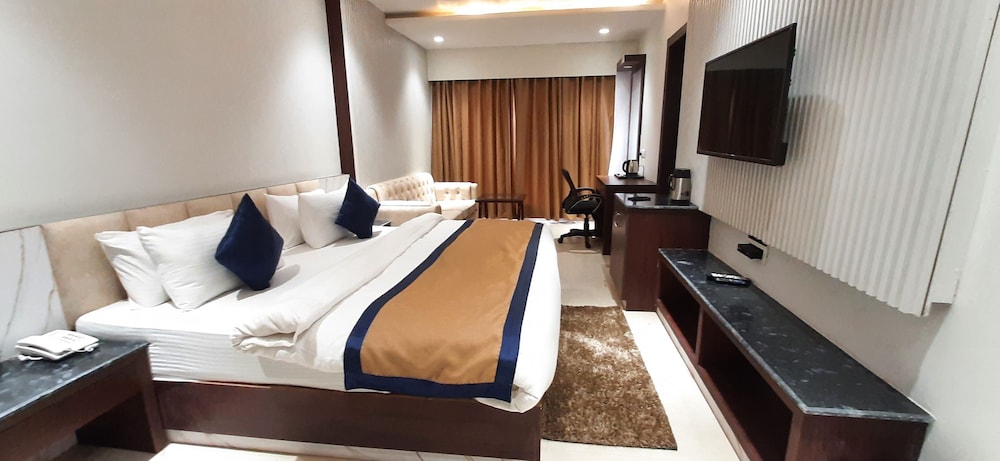 Executive Room - Photo 1