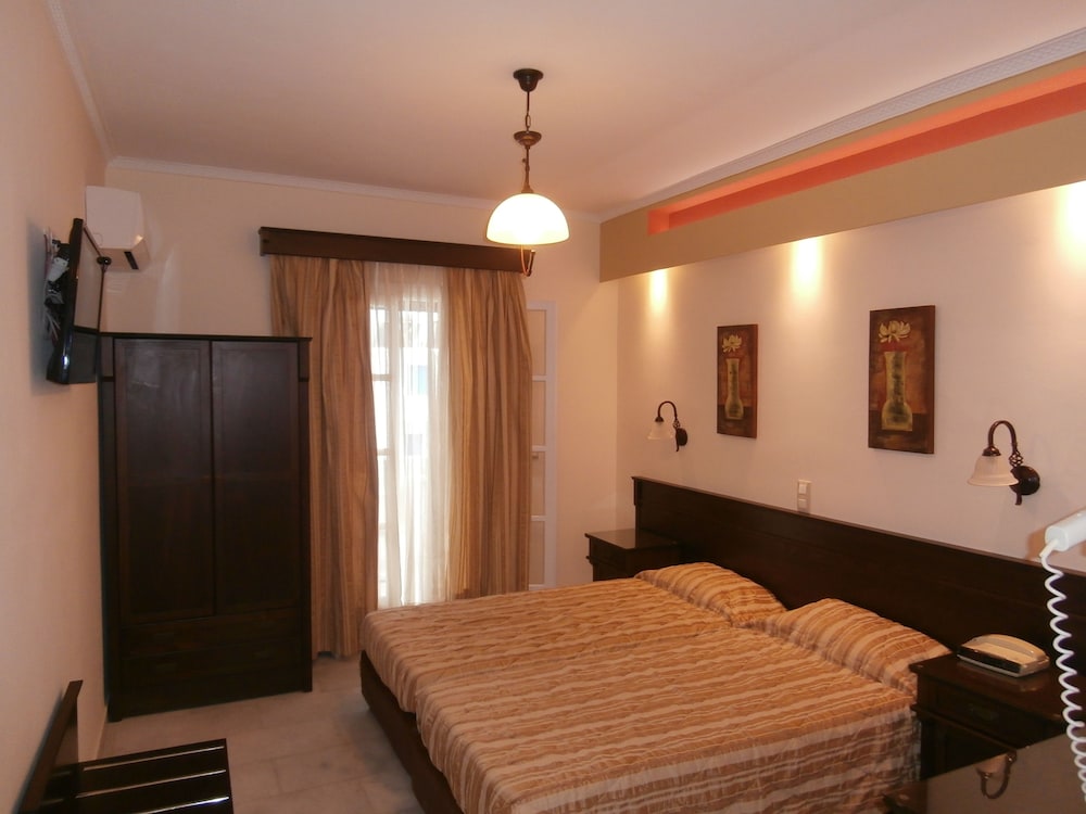 Twin Room - Photo 3