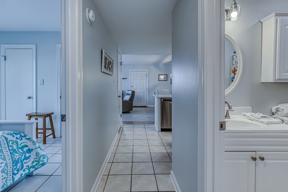 Condo, 2 Bedrooms