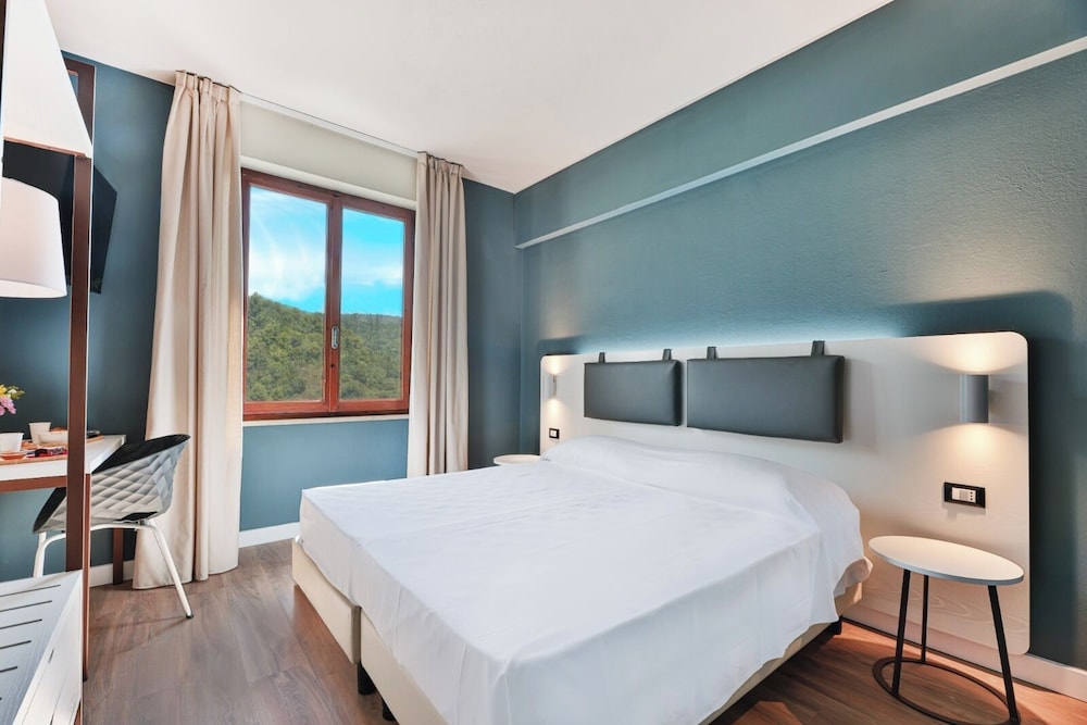 Premium Double or Twin Room, Garden View