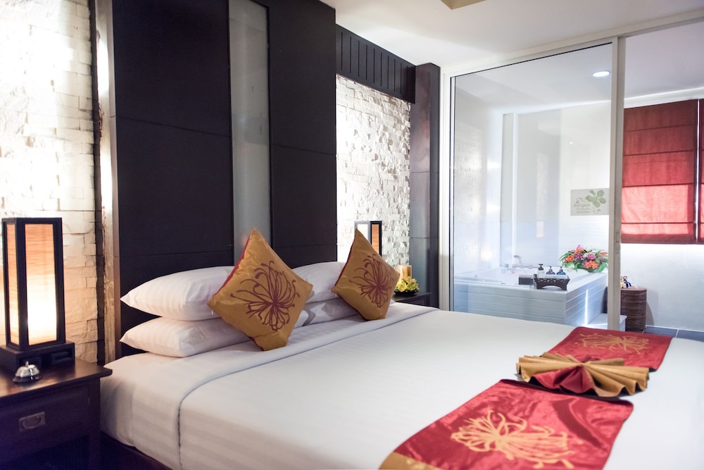 Luxury Suite photo 2
