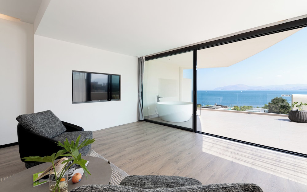 Family Suite, Balcony, Sea View photo 3