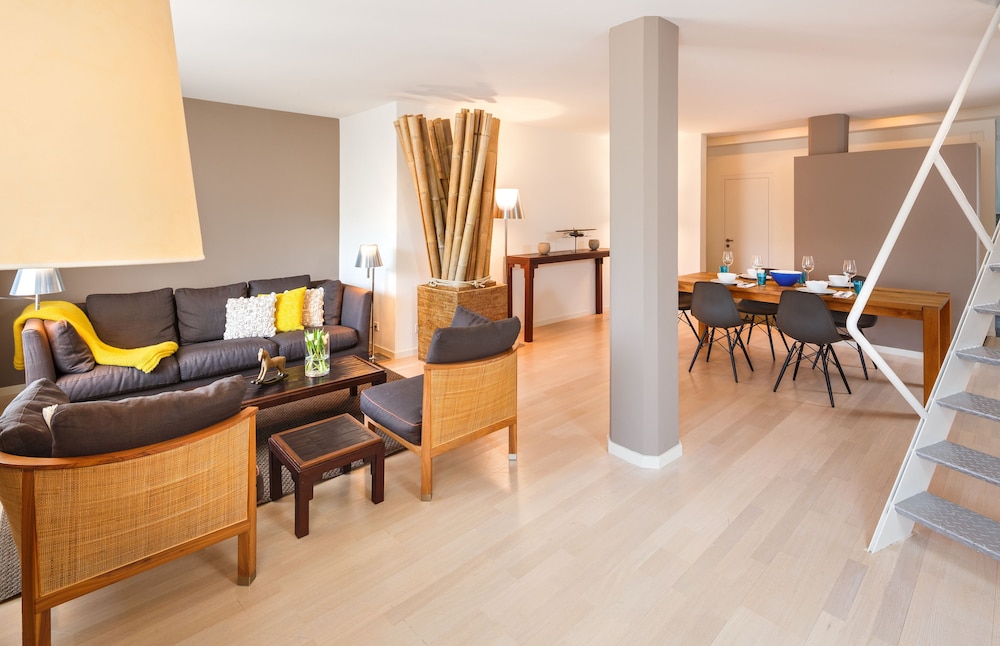 Standard Apartment thumbnail 5