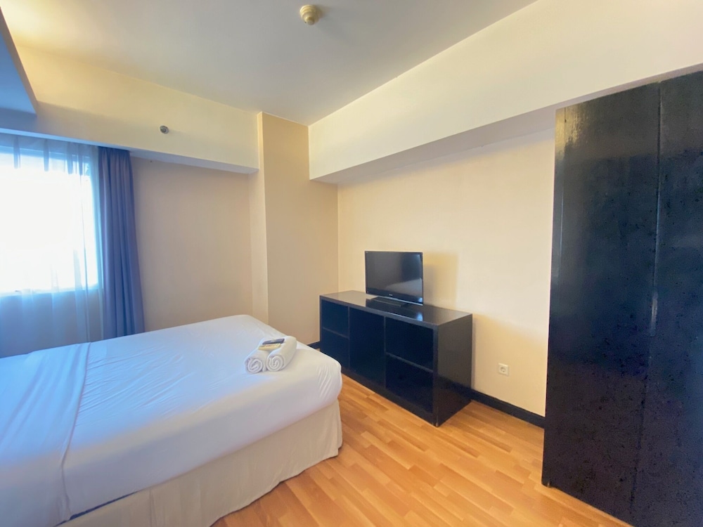 Room - Photo 10