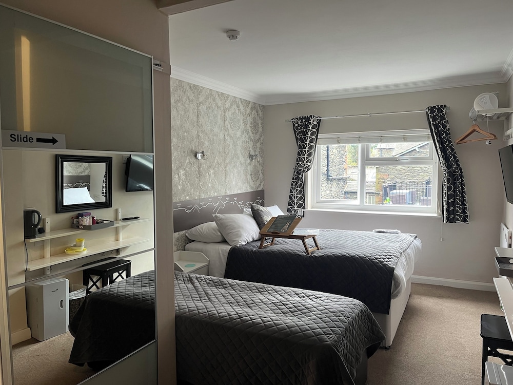 Standard Room, Multiple Beds - Photo 5