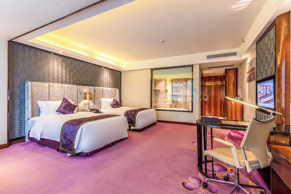Deluxe Twin Room photo 3