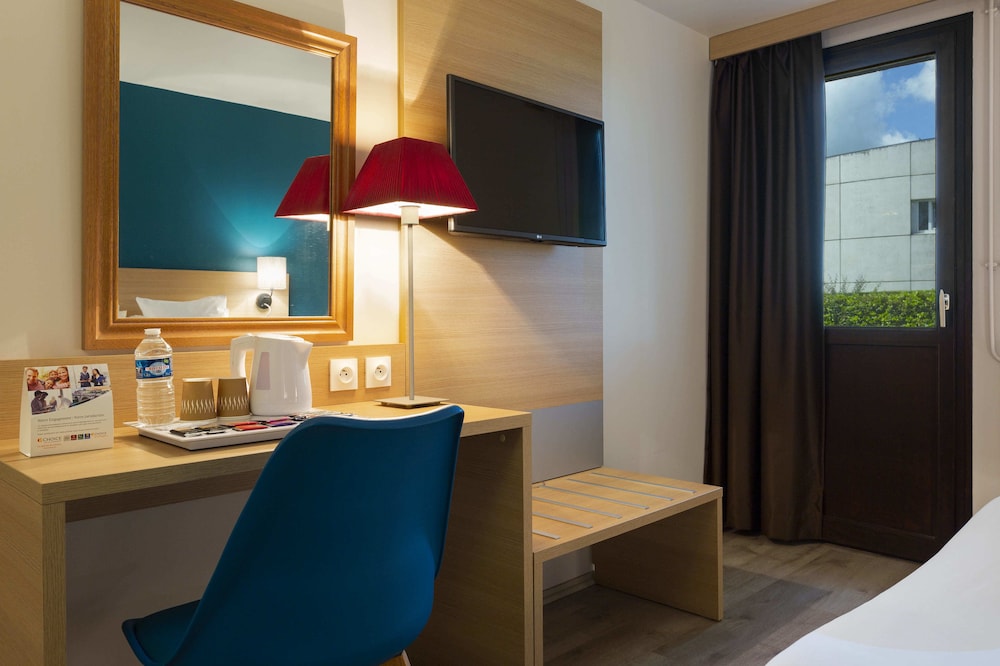Room - Photo 1