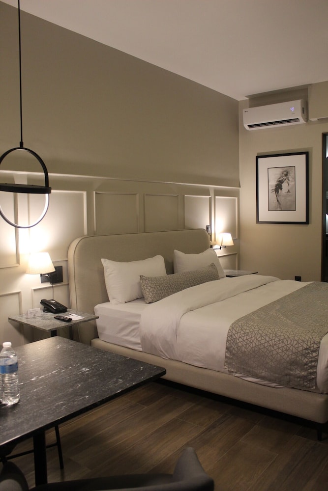 Deluxe Room, 1 King Bed, No View