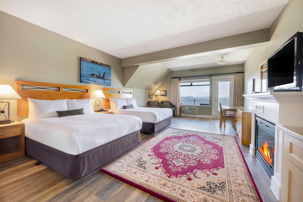 Deluxe Studio Suite, 2 Queen Beds, Ocean View