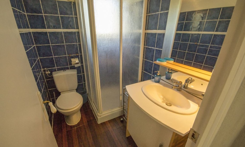 Family Apartment, 2 Bedrooms, Balcony, Beach View photo 2