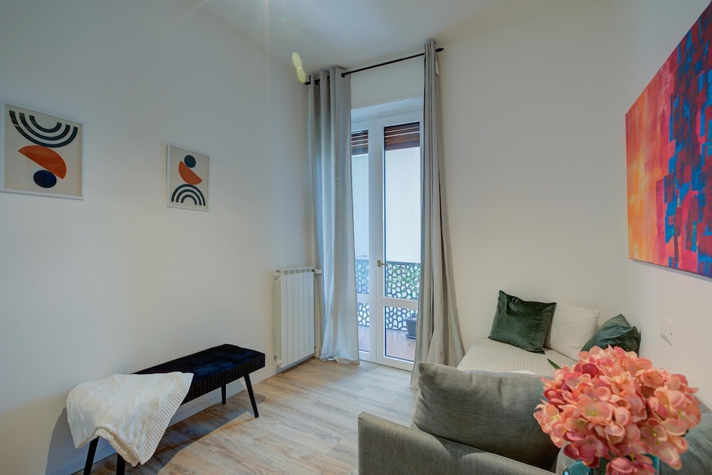 Apartment photo 2