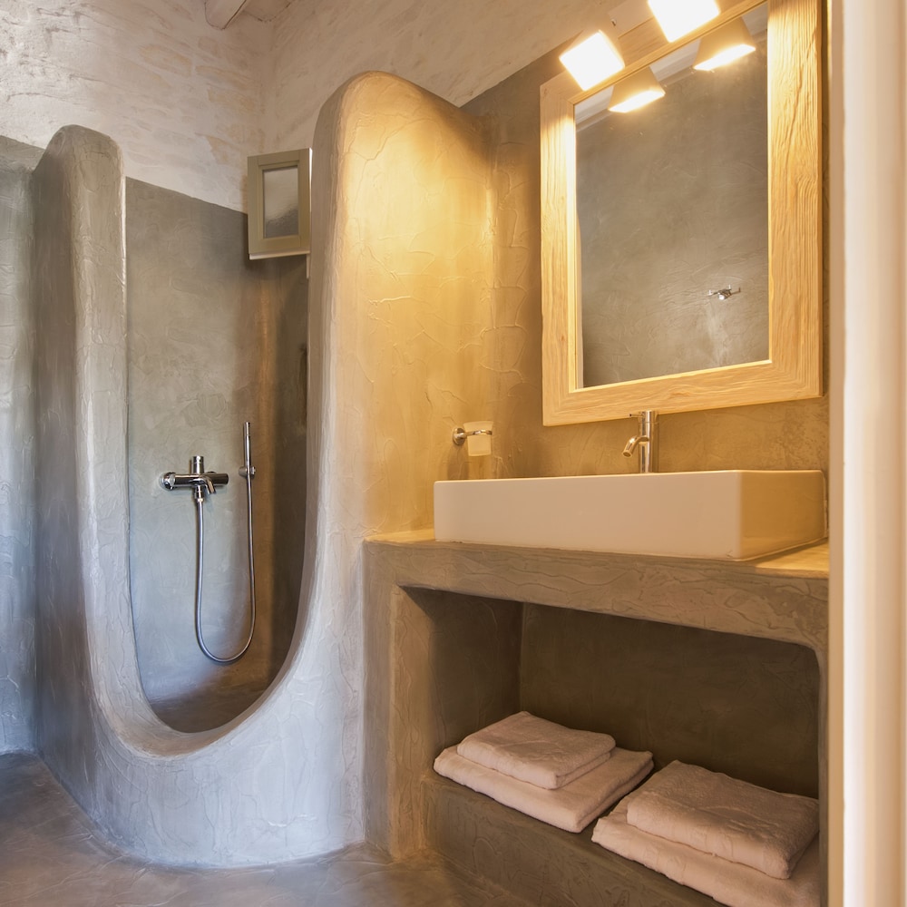 Traditional Triple Room - Photo 15