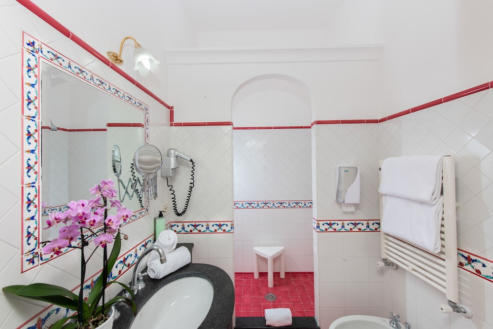 Double Room, Sea View - Photo 3