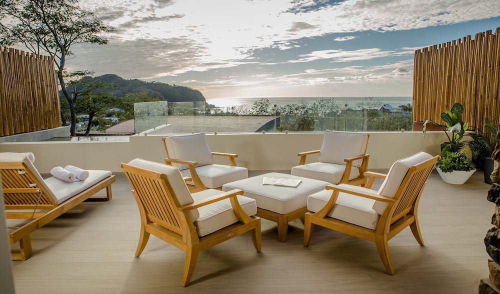 Exclusive Apartment, 3 Bedrooms, Private Pool, Sea View