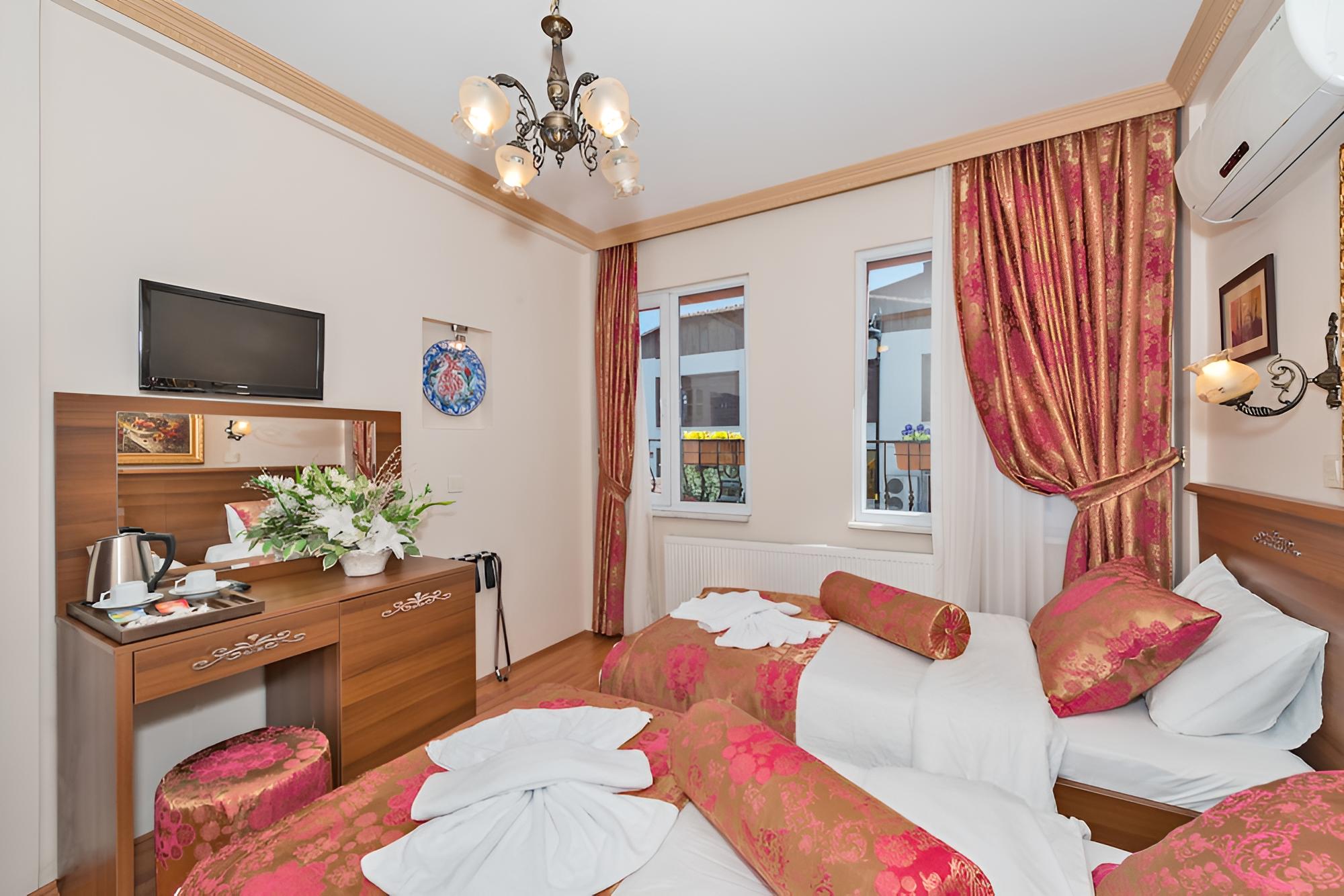 Economy Triple Room photo 1