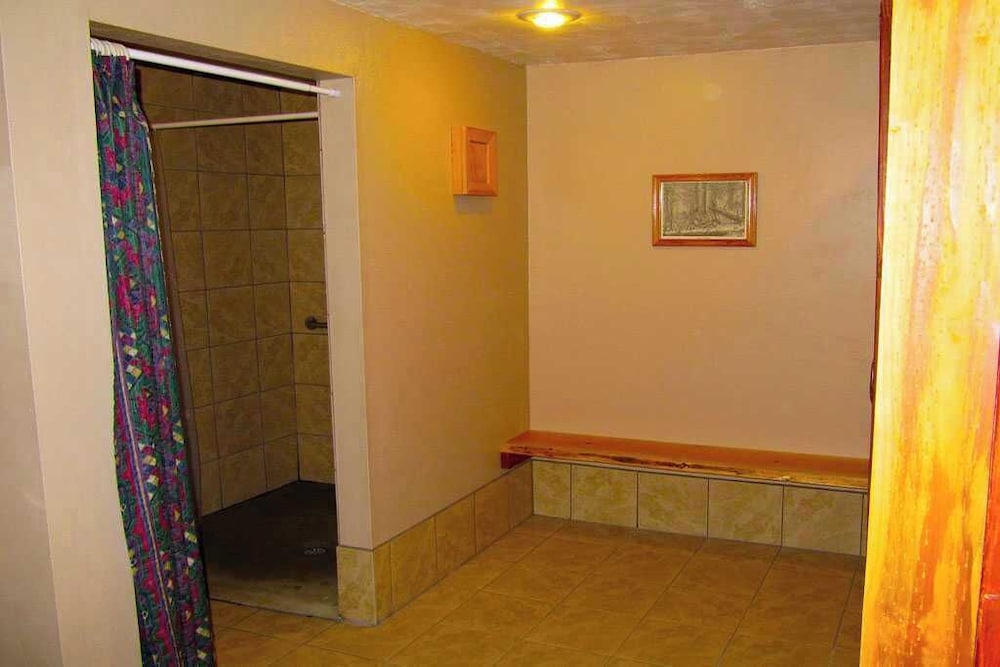 Economy Cabin, Non Smoking photo 3