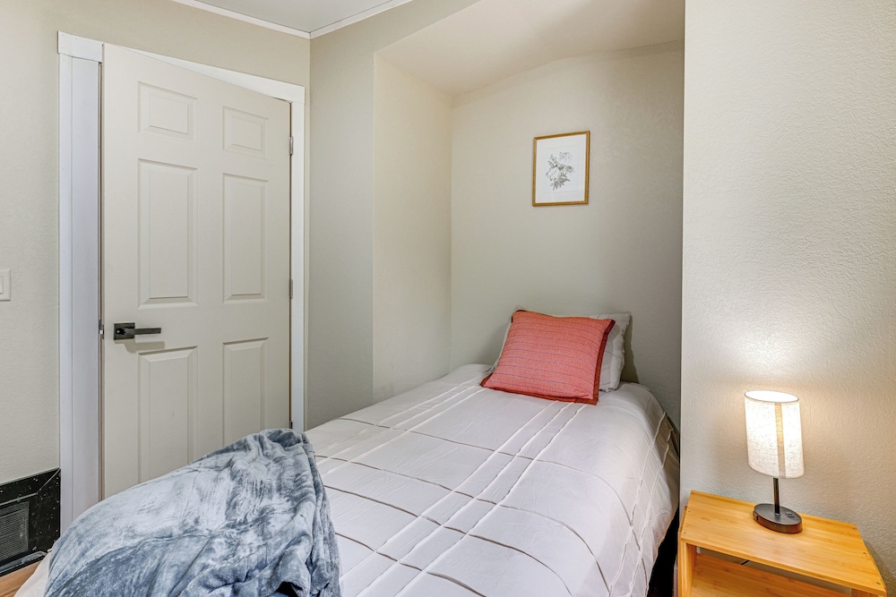 House (4 Bedrooms) photo 2